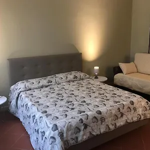 Domus Salento & Con Parcheggio Privato In Loco Lecce